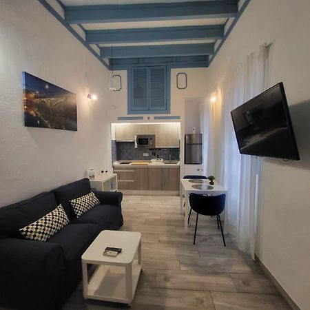 Apartamento Cuarta Puerta Centro Historico Севилья Экстерьер фото