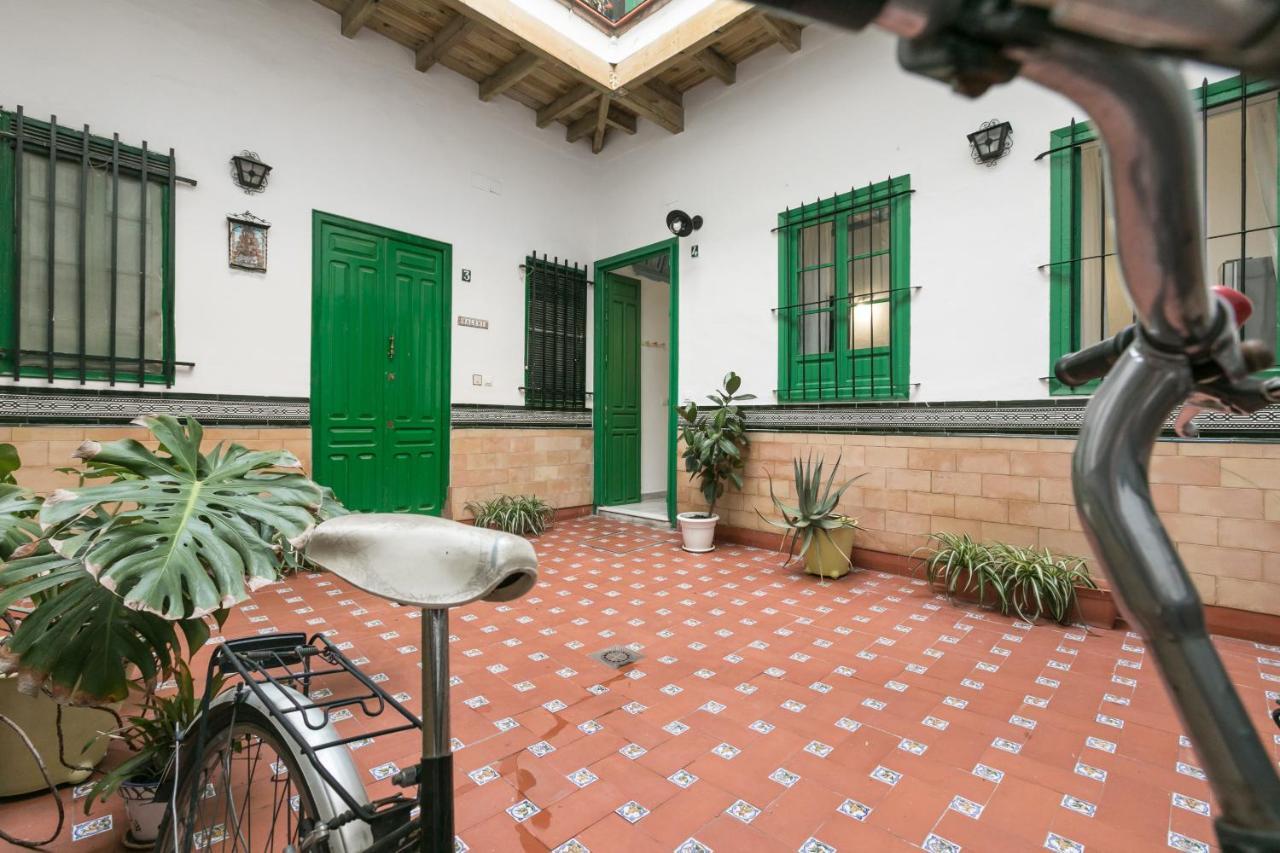 Apartamento Cuarta Puerta Centro Historico Севилья Экстерьер фото